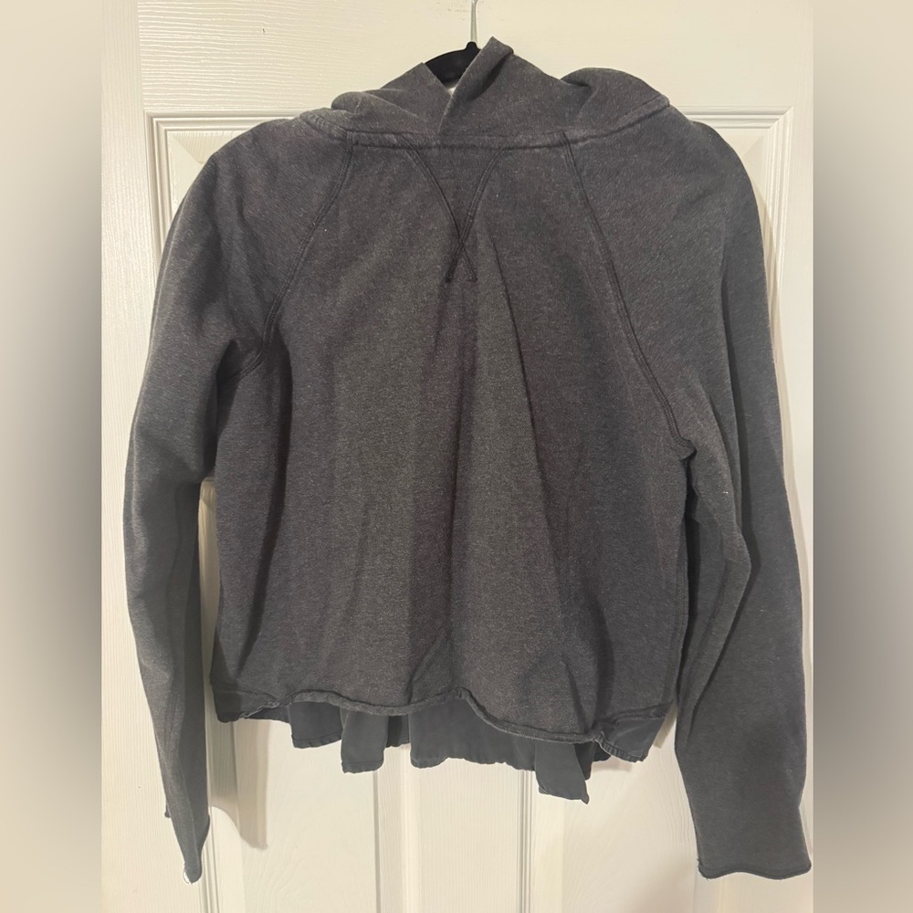 Lululemon cropped hoodie size 8